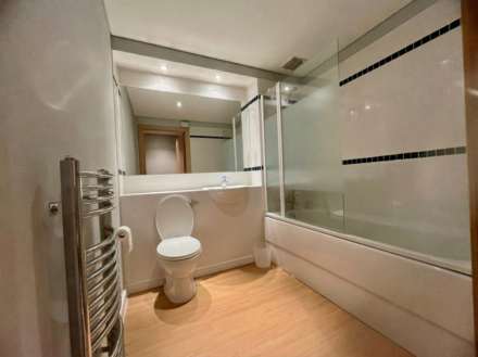 Three Bedroom Apartment at The Pinnacle, Bournemouth Town Centre, Image 7
