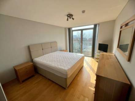 Three Bedroom Apartment at The Pinnacle, Bournemouth Town Centre, Image 9