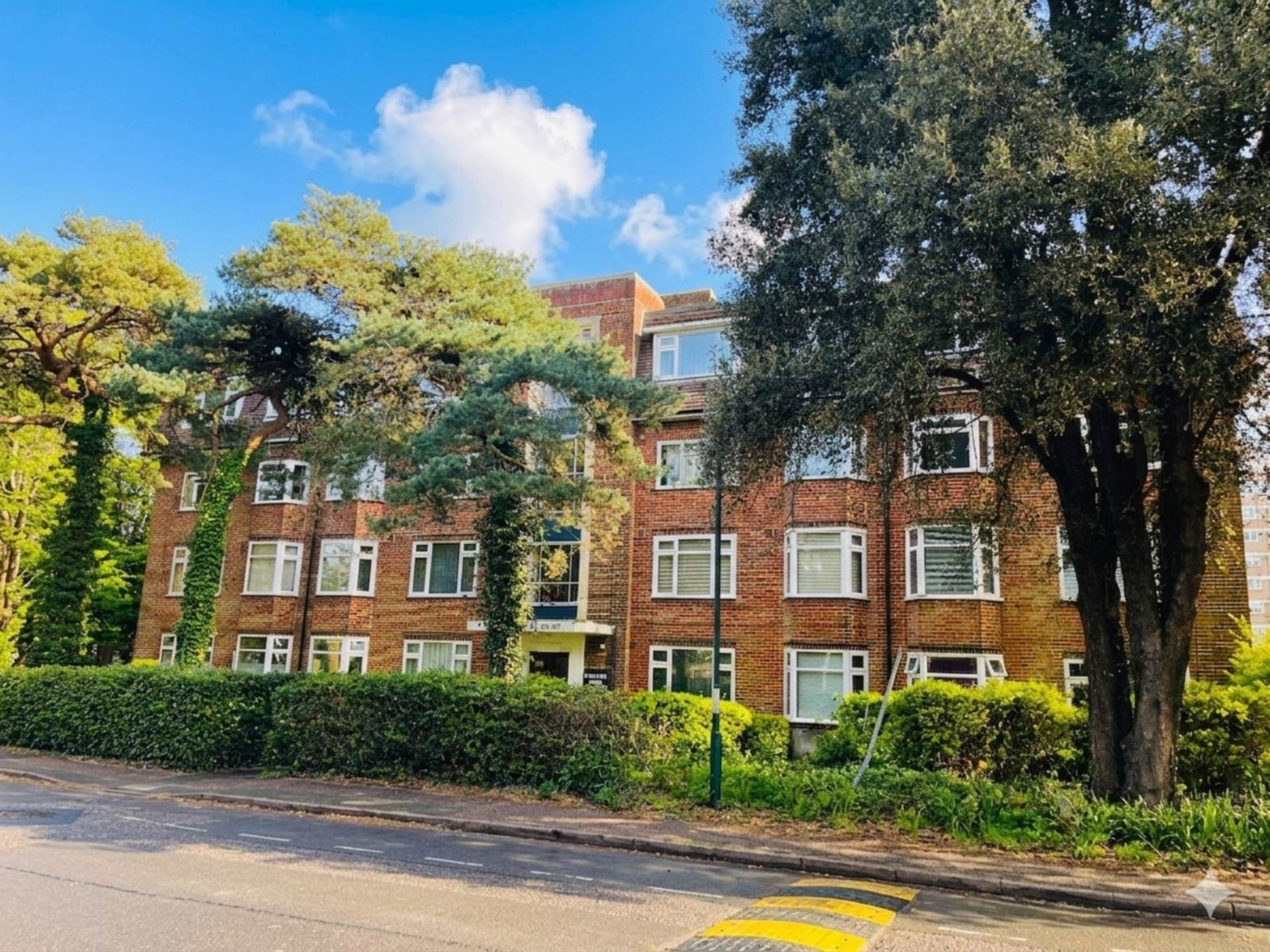 East Cliff, Bournemouth *Minutes from the Beach*, Image 1