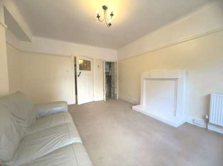 East Cliff, Bournemouth *Minutes from the Beach*, Image 2