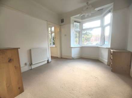 East Cliff, Bournemouth *Minutes from the Beach*, Image 5