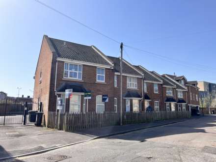 Northcote Road * Modern Living in a Gated Central Hub*, Image 2