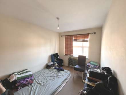 Northcote Road * Modern Living in a Gated Central Hub*, Image 5