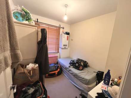 Northcote Road * Modern Living in a Gated Central Hub*, Image 6