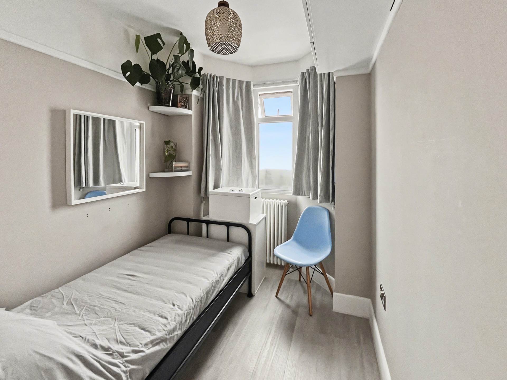 Ensbury Park * Garden Flat*, Image 5