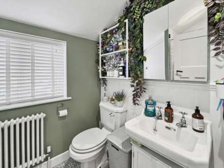 Ensbury Park * Garden Flat*, Image 10