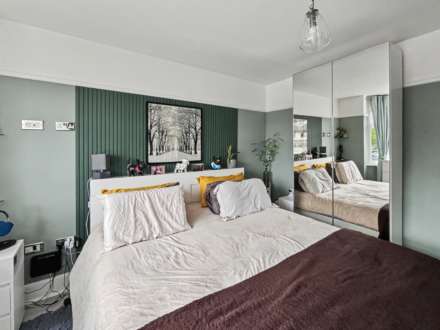 Ensbury Park * Garden Flat*, Image 11