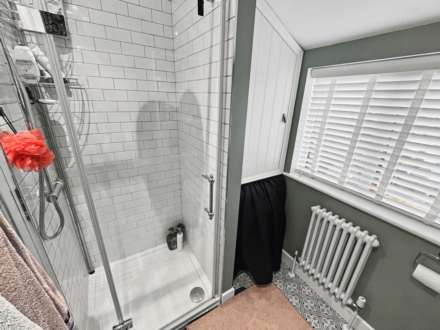 Ensbury Park * Garden Flat*, Image 6