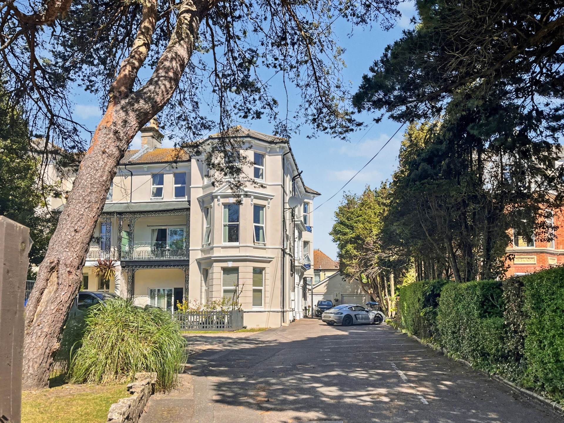 Boscombe Spa Village * Balcony Flat *, Image 1