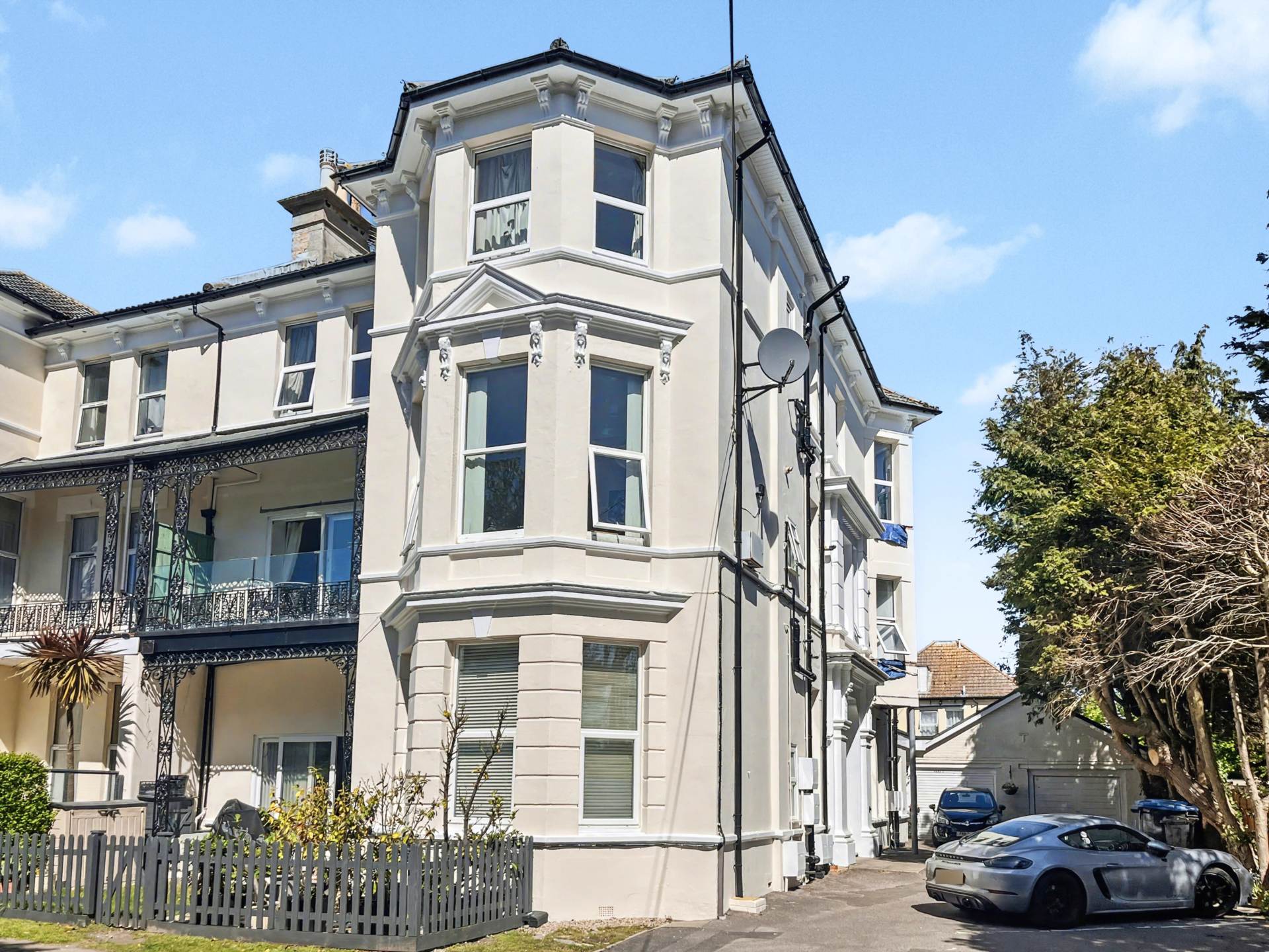 Boscombe Spa Village * Balcony Flat *, Image 11