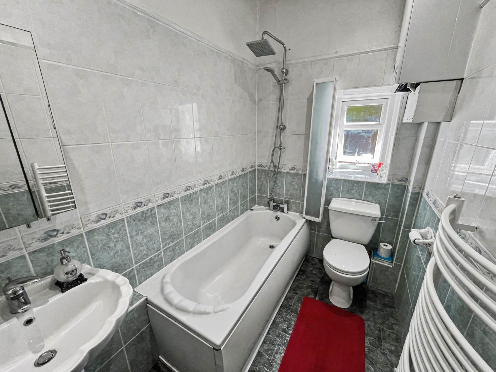 Boscombe Spa Village * Balcony Flat *, Image 7