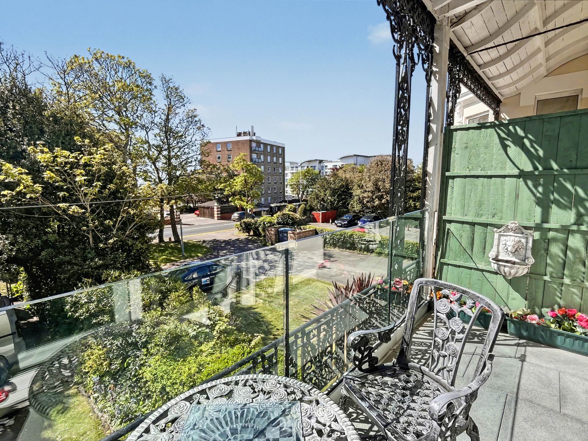Boscombe Spa Village * Balcony Flat *, Image 8