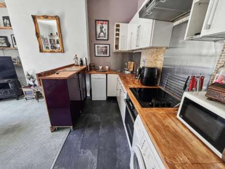 Boscombe Spa Village * Balcony Flat *, Image 4