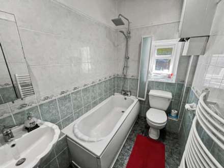 Boscombe Spa Village * Balcony Flat *, Image 7
