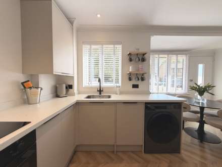 Tytherley Green, Throop, Close to Castlepoint, Image 10