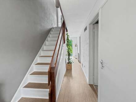 Charming & Impeccable Three-Bedroom Home in a Peaceful Bournemouth Cul-de-Sac, Image 10