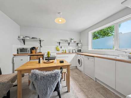 Charming & Impeccable Three-Bedroom Home in a Peaceful Bournemouth Cul-de-Sac, Image 14