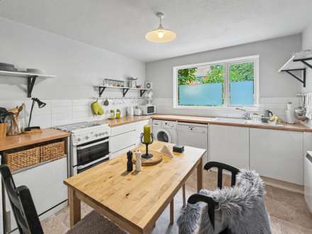 Charming & Impeccable Three-Bedroom Home in a Peaceful Bournemouth Cul-de-Sac, Image 15