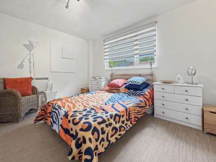 Charming & Impeccable Three-Bedroom Home in a Peaceful Bournemouth Cul-de-Sac, Image 21