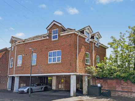 Central Bournemouth Flat, BH1, Image 1