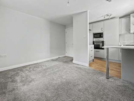 Central Bournemouth Flat, BH1, Image 3