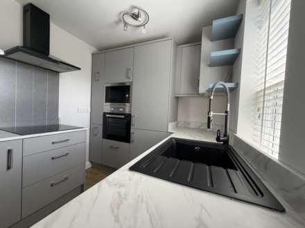 Central Bournemouth Flat, BH1, Image 5