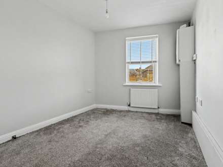 Central Bournemouth Flat, BH1, Image 8