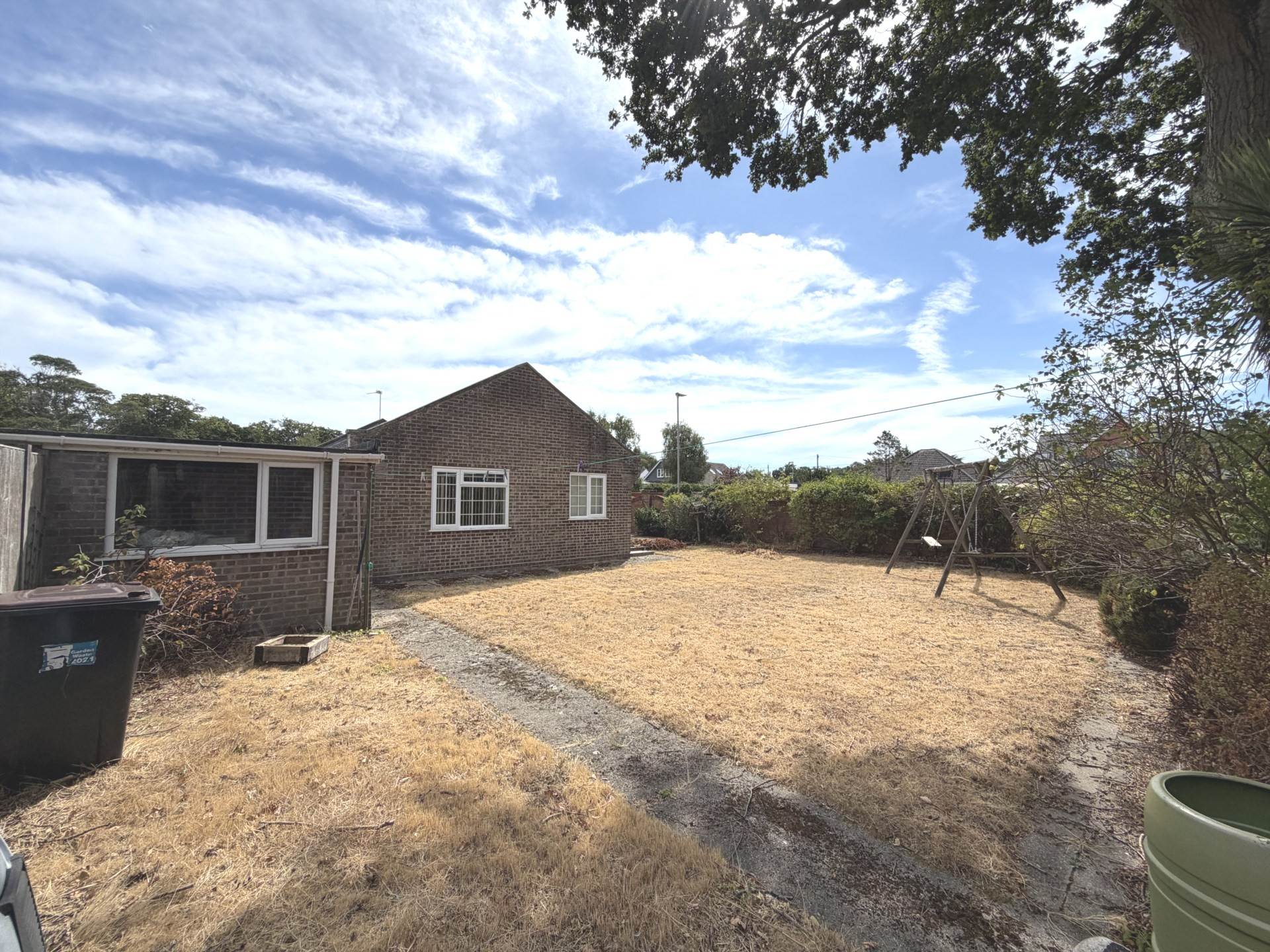 West Christchurch, Dorset * Bungalow *, Image 18