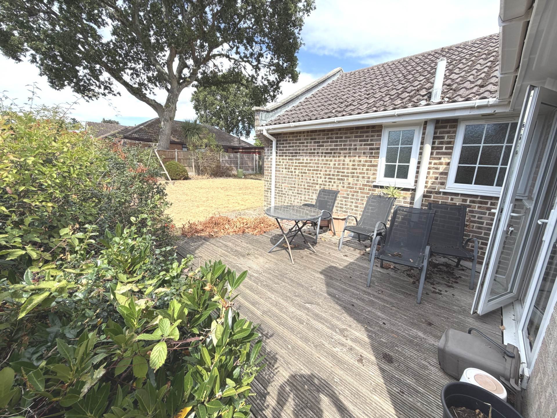 West Christchurch, Dorset * Bungalow *, Image 9