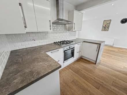 West Christchurch, Dorset * Bungalow *, Image 13