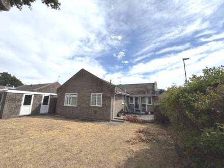 West Christchurch, Dorset * Bungalow *, Image 17