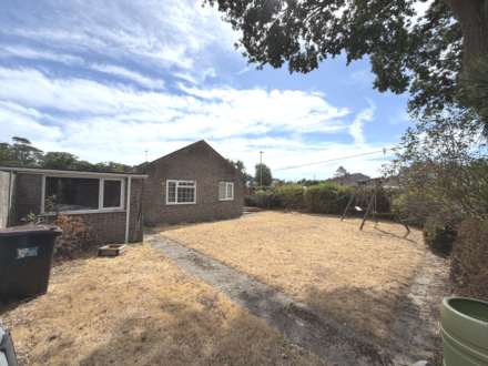 West Christchurch, Dorset * Bungalow *, Image 18