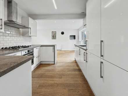 West Christchurch, Dorset * Bungalow *, Image 4