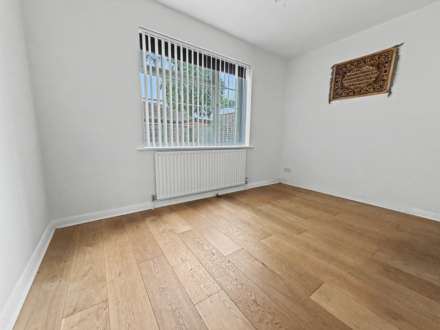 West Christchurch, Dorset * Bungalow *, Image 5