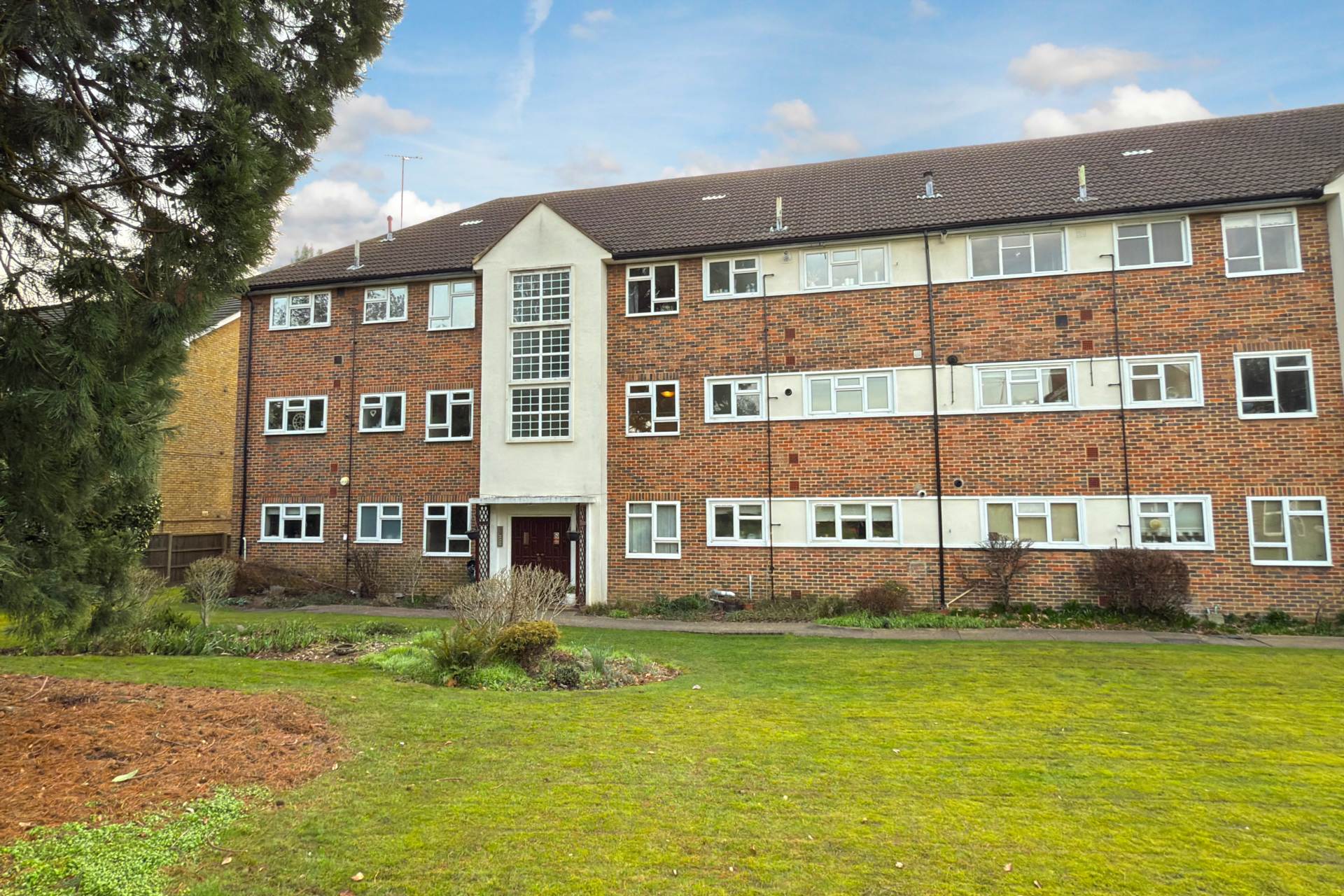 Oaklands Court