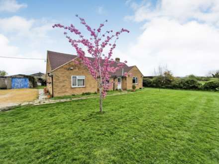 3 Bedroom Bungalow, Natton, Tewkesbury, Gloucestershire