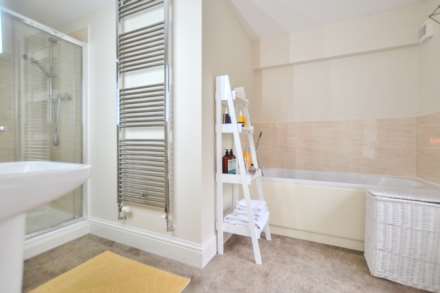 Christchurch Road, Cheltenham, Gloucestershire, Image 11