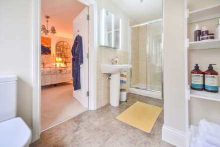 Christchurch Road, Cheltenham, Gloucestershire, Image 12