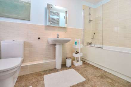 Christchurch Road, Cheltenham, Gloucestershire, Image 15