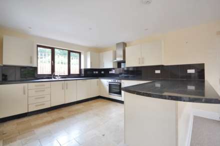 Court Road, Strensham, Worcestershire, Image 11
