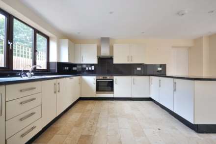 Court Road, Strensham, Worcestershire, Image 12
