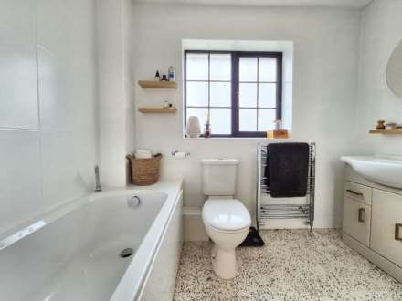 Fleet Road, Twyning, Gloucestershire, Image 19