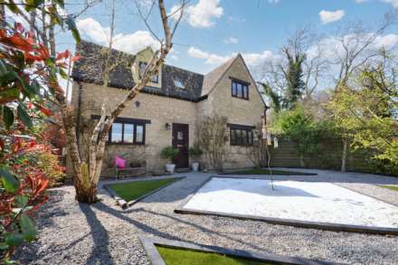 2 Bedroom Detached, Cleeve Hill, Winchcombe, Cheltenham