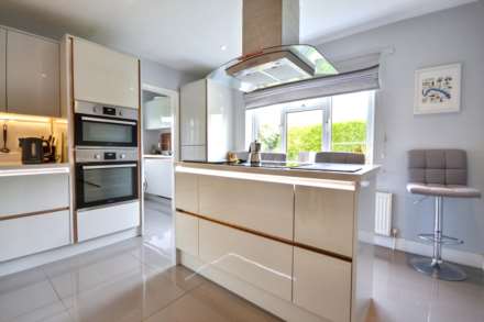 Cheltenham Road, Kinsham, Gloucestershire, Image 8