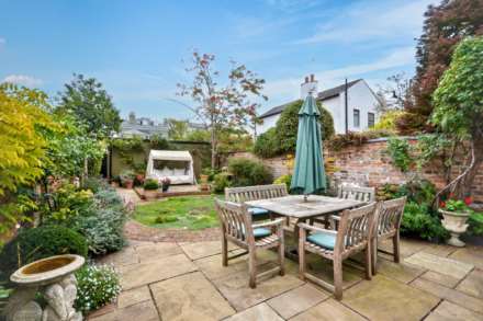 Pittville Lawn, Pittville, Cheltenham, Gloucestershire, Image 12