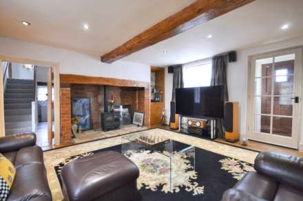 A four bedroom detached home with one bedroom detached annex, Image 12