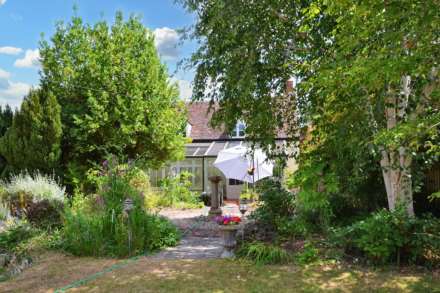 A four bedroom detached home with one bedroom detached annex, Image 17