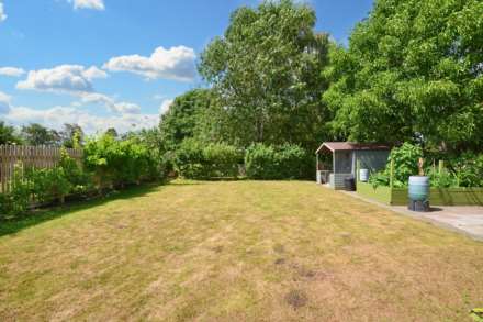 A four bedroom detached home with one bedroom detached annex, Image 2