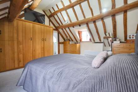 A four bedroom detached home with one bedroom detached annex, Image 24