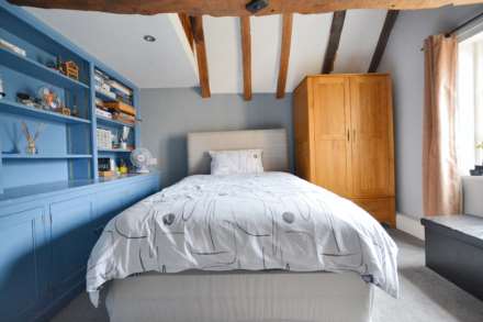 A four bedroom detached home with one bedroom detached annex, Image 29